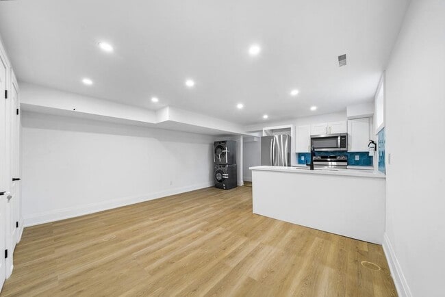 Photo - 2294 Lake Shore Blvd W Unité Room 1