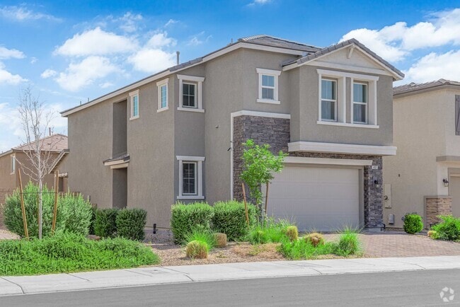 Building Photo - Stunning 4 bedroom 2.5 bathroom nestled in... Rental