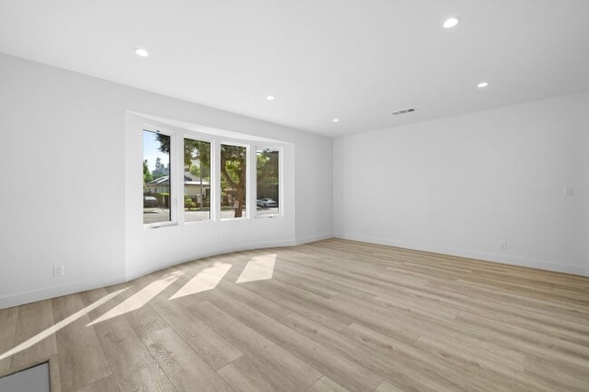 Photo - Stunning Fully Renovated 2 Bedroom 2 Bathroom Home