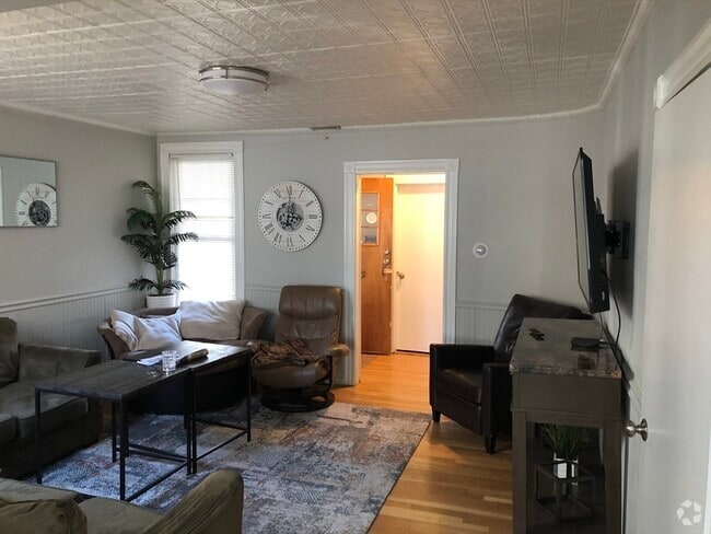 Building Photo - 80 F St Rental