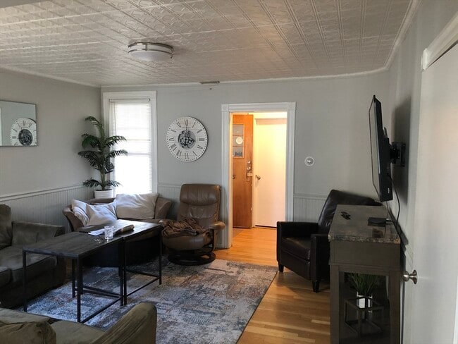 Building Photo - 80 F St Rental