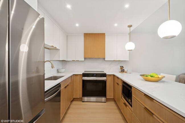 Photo - 1560 N Sandburg Terrace Unit 411J