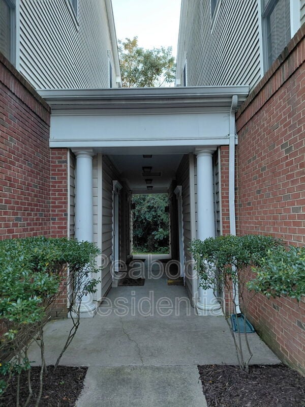 Building Photo - 3553 Huntley Manor Ln