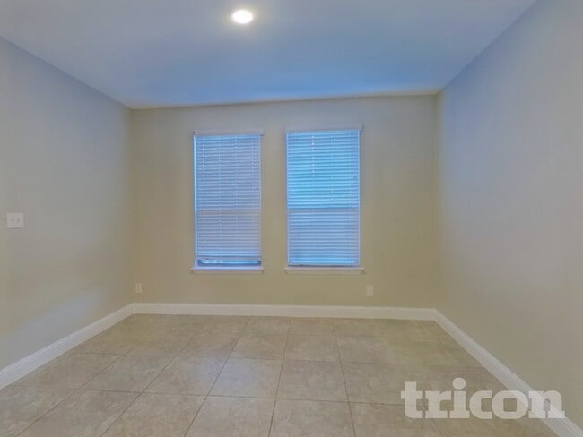 Photo - 5301 Runnymede Ct