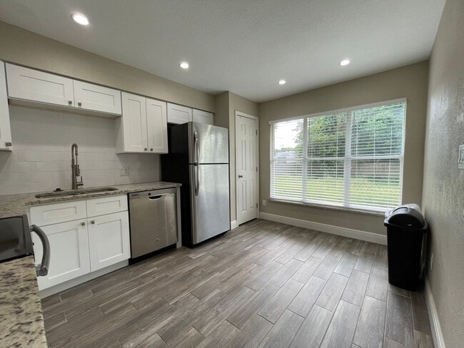 Photo - Charming 4BR/2BA Single Family Home in Orlando!!