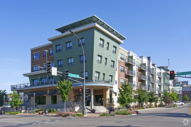 Metropolitan Market Place - Metropolitan Market Place Apartments