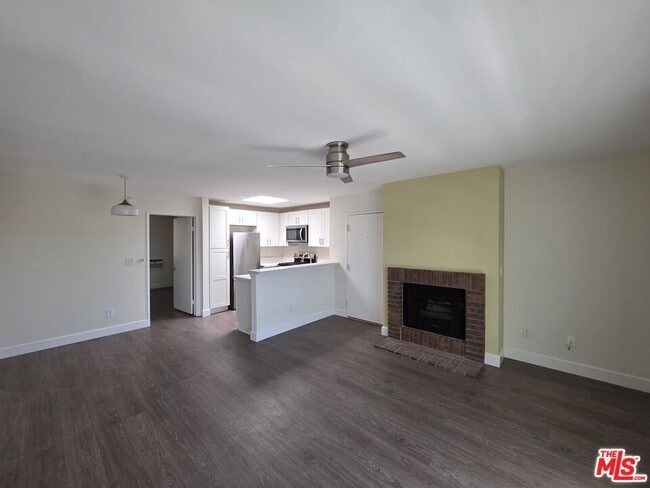Photo - 2638 S Barrington Ave Unidad 203
