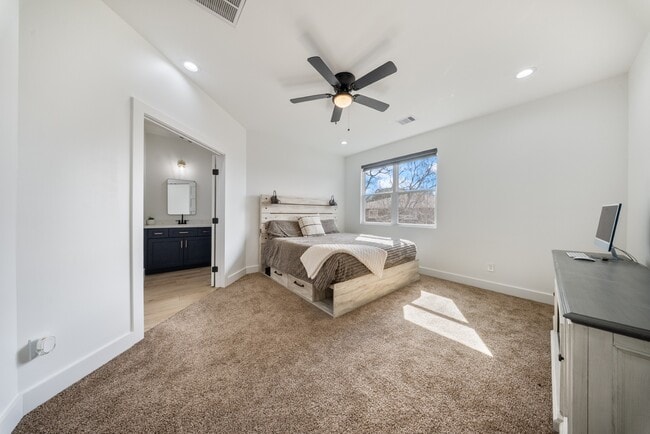 Photo - 1130 Miller Rd