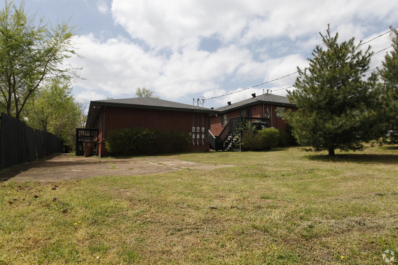 Photo - 912-917 12th Ave N