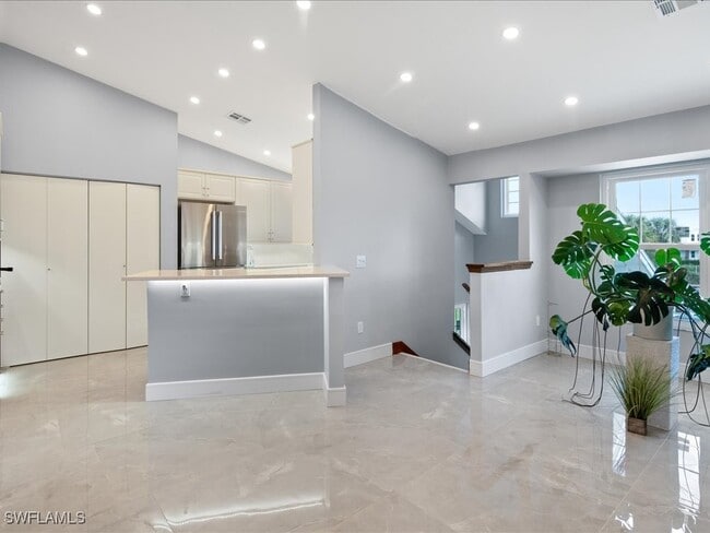 Photo - 220 39th Ave NW