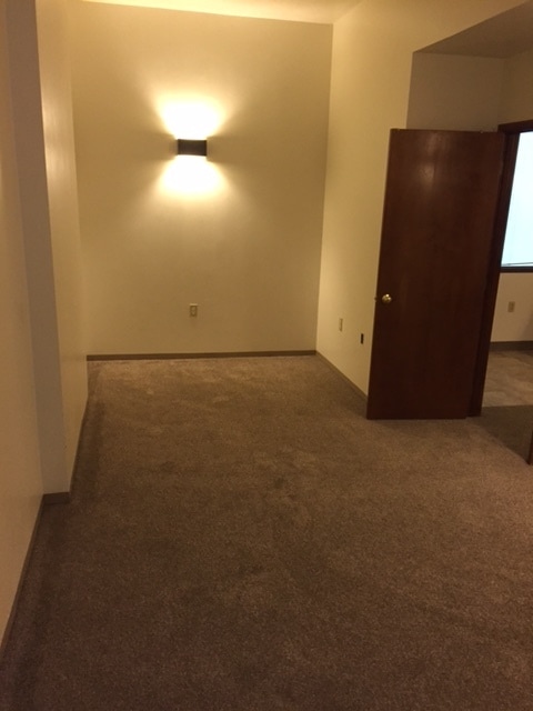 Building Photo - 221 W Main St Unit 3B