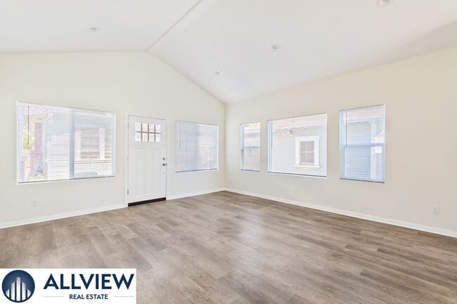 Photo - 629 S Lemon St Unidad B