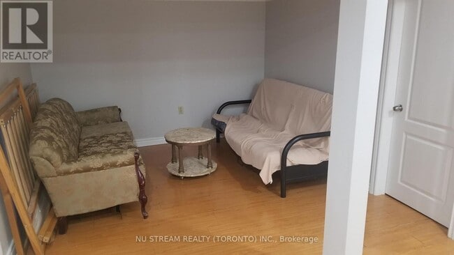 Photo - 1588 Princelea Pl