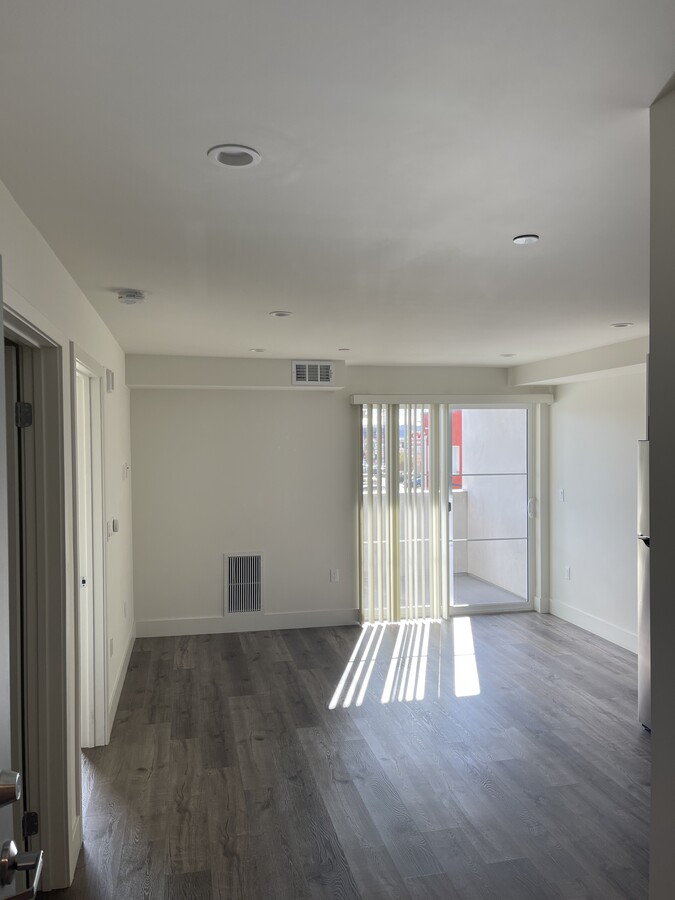 Photo - 8548 Reseda Blvd Unidad 502