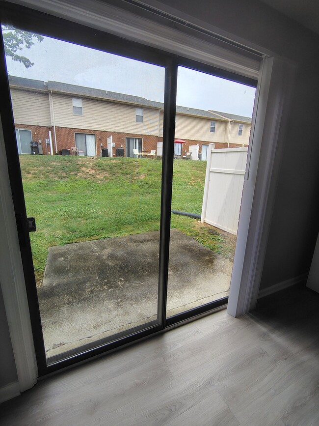 Photo - 16 Duiguid Dr