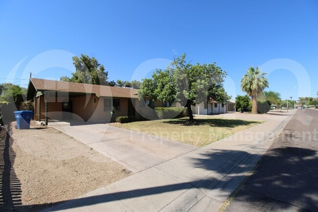 Photo - 925 W Parkway Blvd Casa