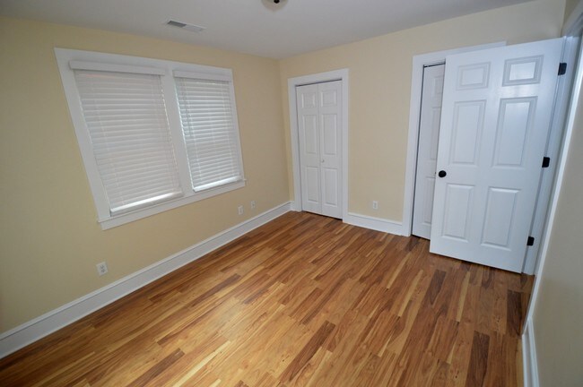 Bedroom 1 - 90 Drake St