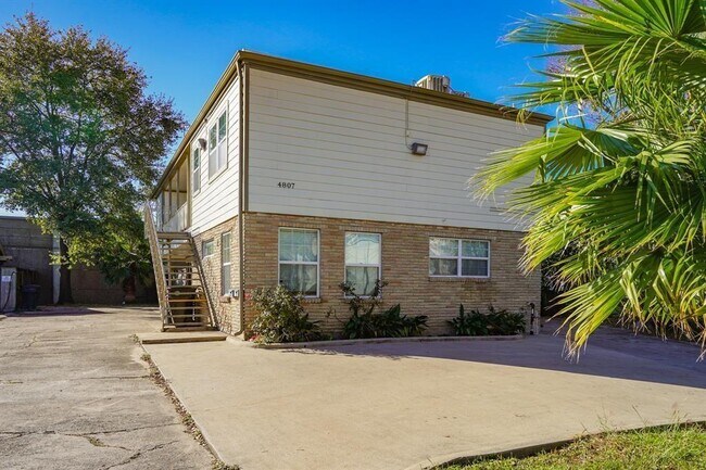 Photo - 4807 Merwin St Unidad 2