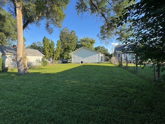 Photo - 610 Sydney Ave.