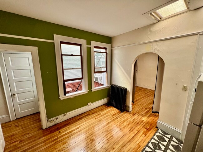 Building Photo - 419 State St Unit 4