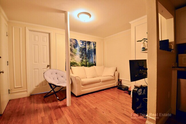 Photo - 238 Everett St Unit 1