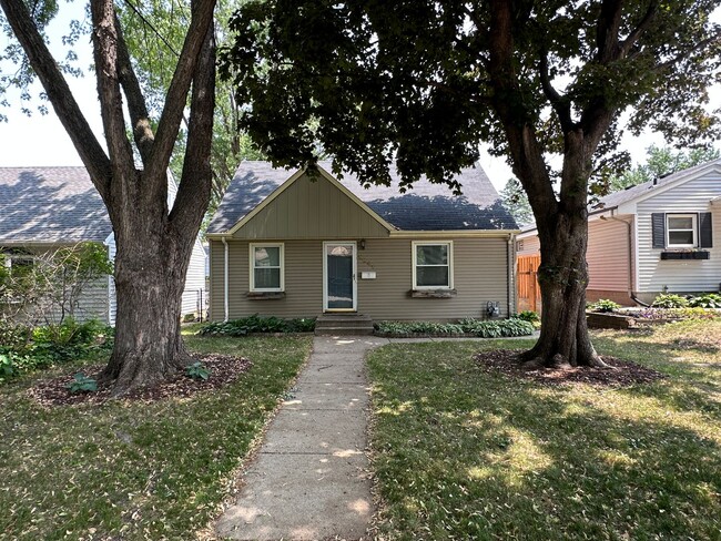 South Minneapolis Single Family Home, Gara... - South Minneapolis Single Family Home, Gara...