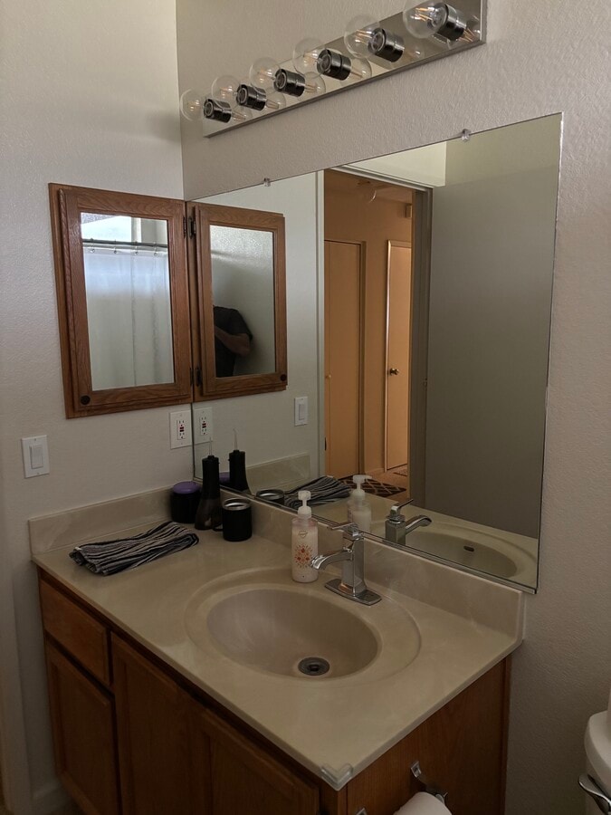 Photo - 900 W Canal Dr