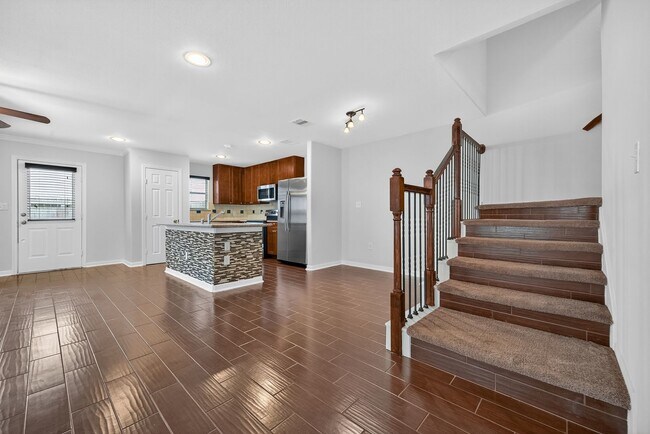 Photo - 6115 Shadow Isle Ln