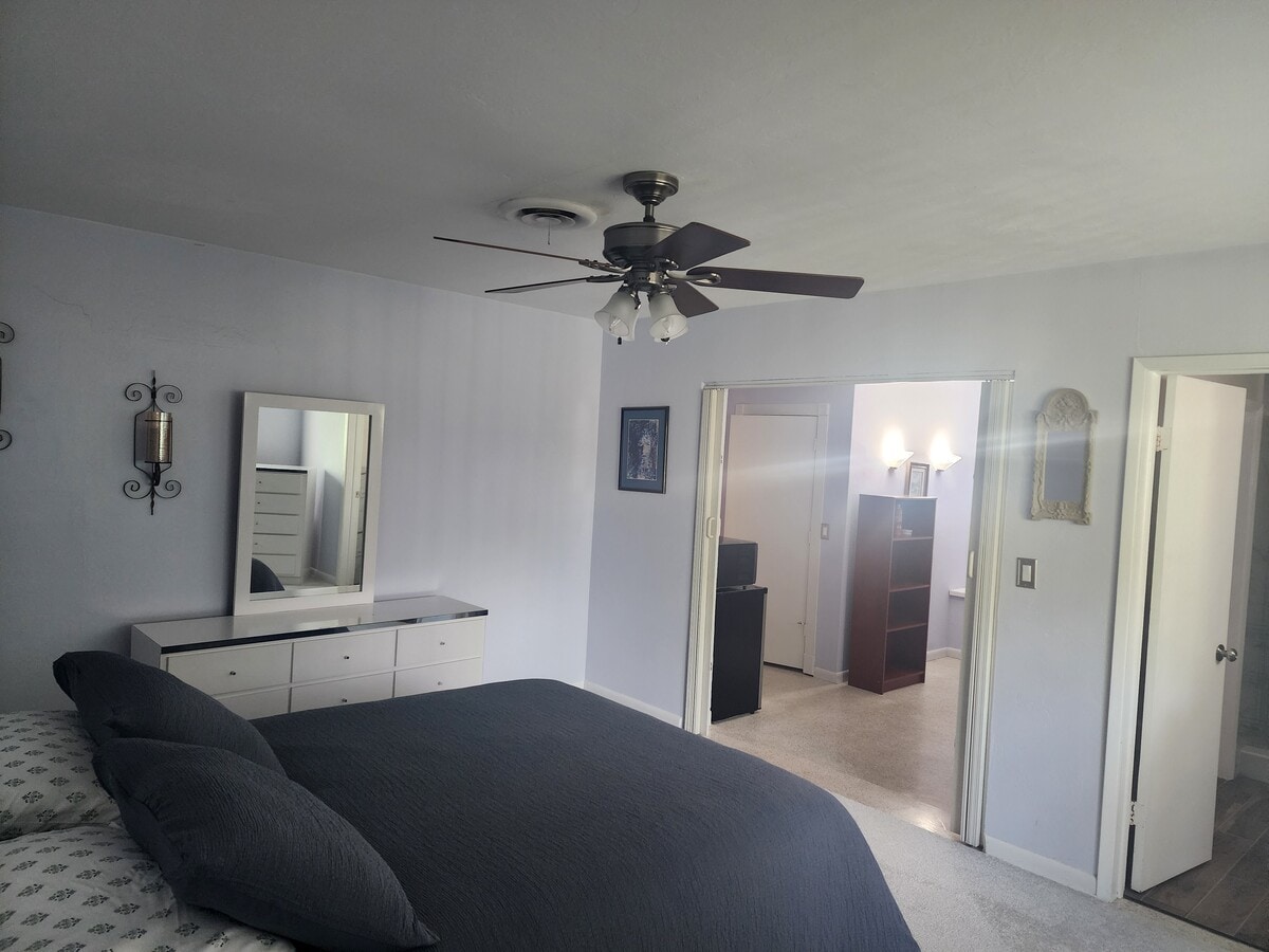 Photo - 465 S Fig Tree Ln