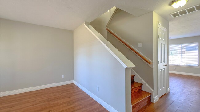 Building Photo - 9923 Farrell Dr