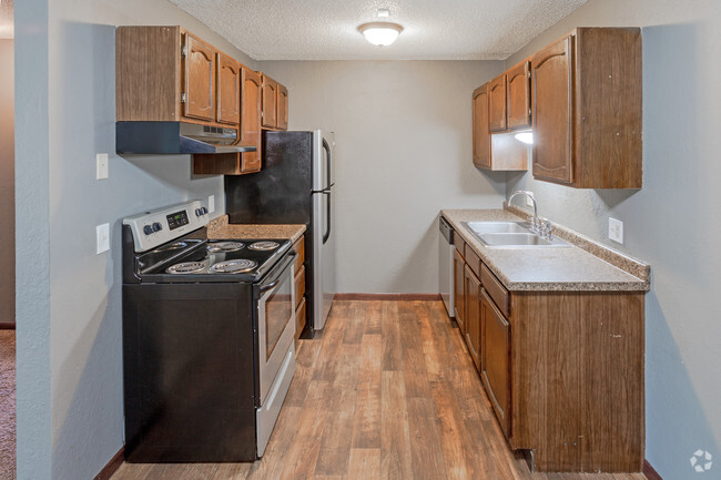 2BR, 1BA - Village Northway Rental