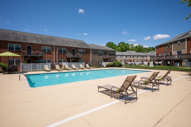 Vetra Forest Hills - Lexington Street