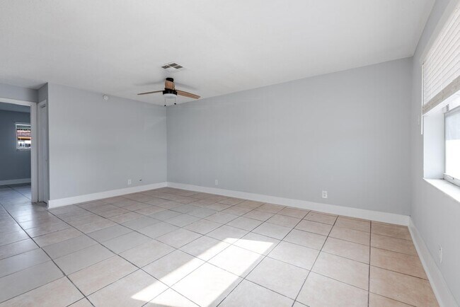 Photo - 801 NE 3rd St