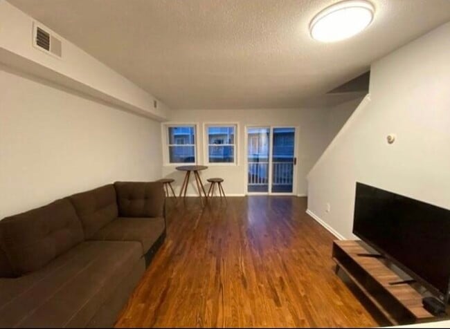 Photo - 30 Winchester Ave