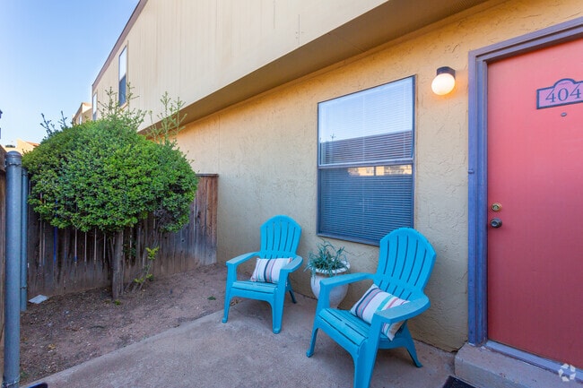 2BR 1.5.BA - 1,048 SF