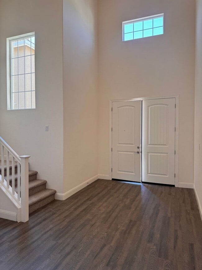 Photo - New 5 Bedroom, 3.5 Bath Available Now!
