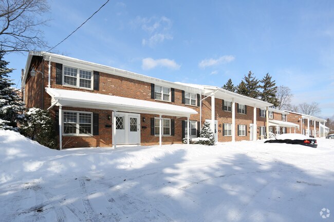 Primary Photo - 55 Bennington Green Ln Apartments