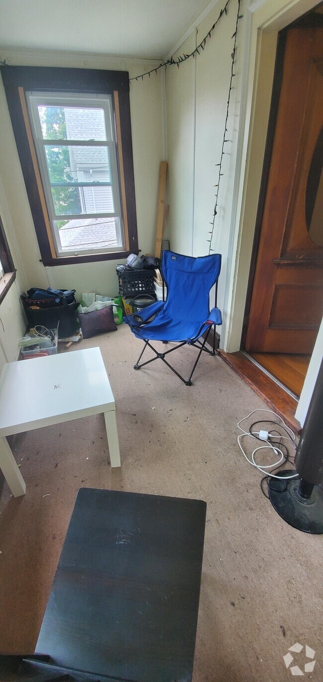 Building Photo - 28 Hale St Unit 2 Rental
