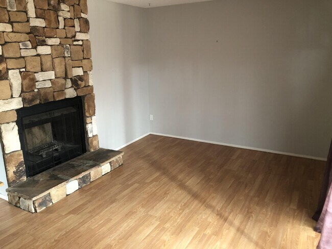 Photo - 5202 43rd St NE