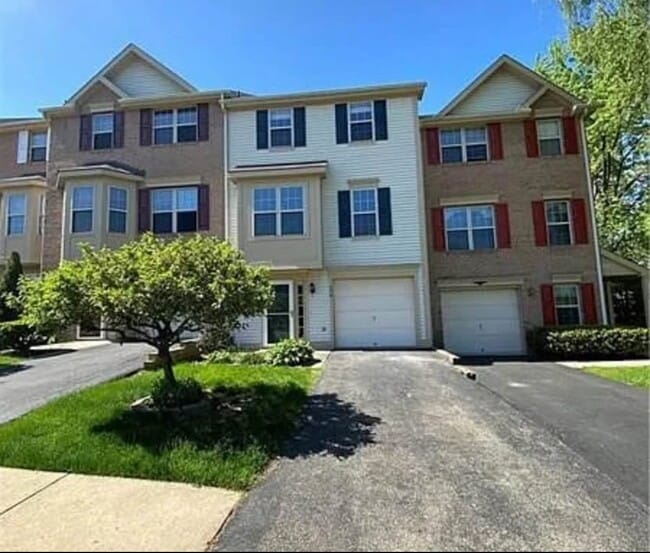 Photo - 104 Hillvue Dr