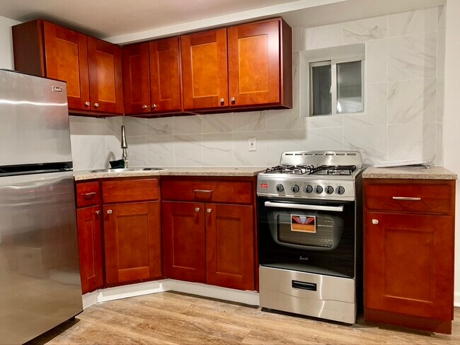 Photo - 19 Laidlaw Ave Unit 1