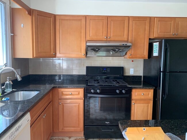 Photo - 589 Riverside Ave Unit 1
