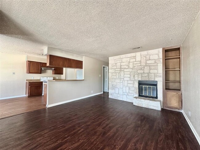 Building Photo - 209 E Noton St Unit 106 Rental