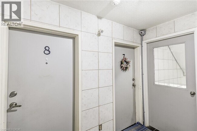 Photo - 119 Cedar St S Unité 8