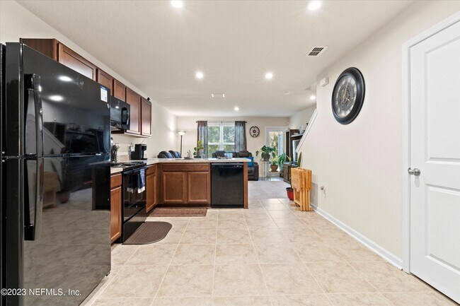 Photo - 5893 Creekside Crossing Dr