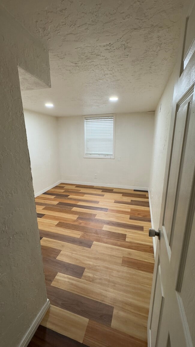 Photo - 726 Logan Ave S Unidad 726 B