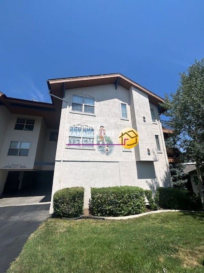 Building Photo - 3 Bedroom Condo Near Park City Unit 5