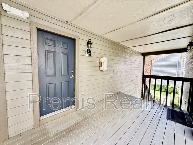 Photo - 2500 Winding Creek Blvd