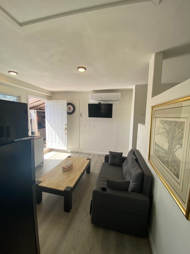 Photo - 13130 Ridgedale Dr Unidad ADU