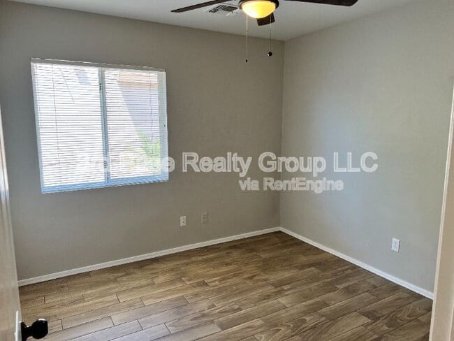 Building Photo - 724 S 223rd Ln Rental